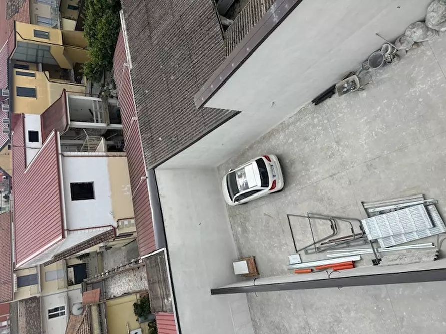 Immagine 10 di Casa semindipendente in vendita  in VIA CAMPANELLO SNC a Teverola