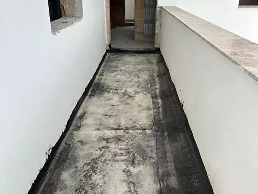 Immagine 13 di Casa semindipendente in vendita  in VIA CAMPANELLO SNC a Teverola