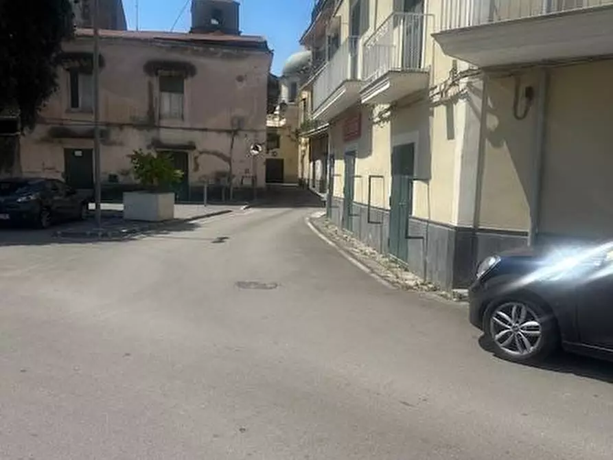 Immagine 10 di Locale commerciale in affitto  in piazza mercato a Aversa