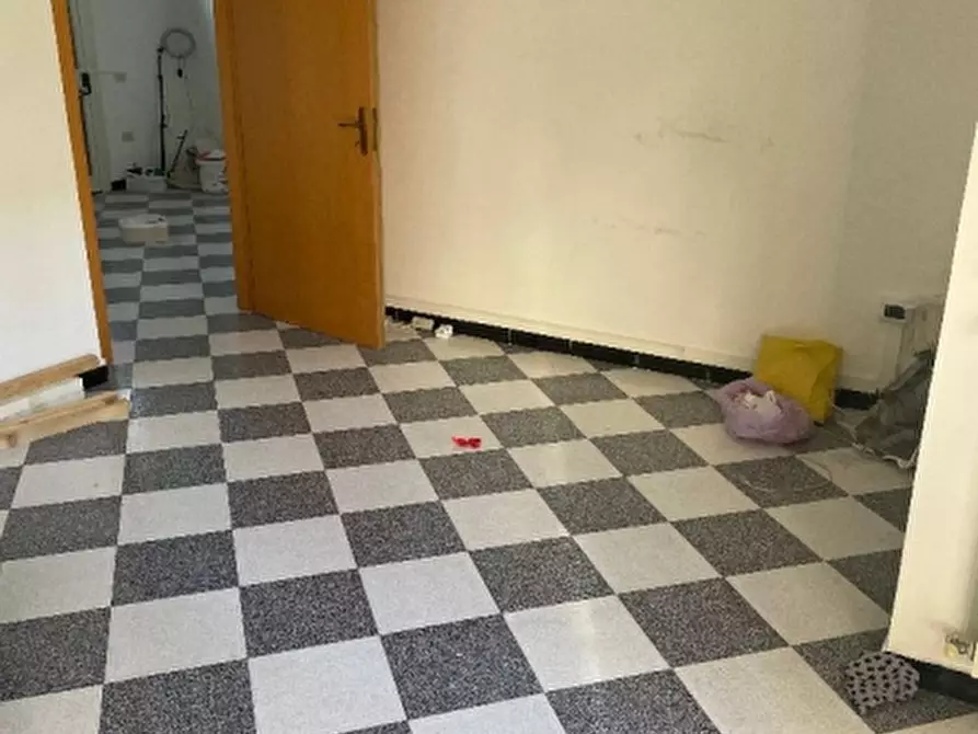 locale commerciale in affitto ad Aversa