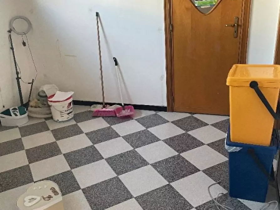 Immagine 3 di Locale commerciale in affitto  in VIA  SALVO D 'ACQUISTO SNC a Aversa