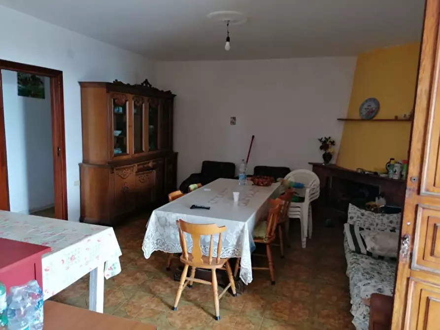 Immagine 1 di Villa in vendita  in zona  mare snc a Mondragone