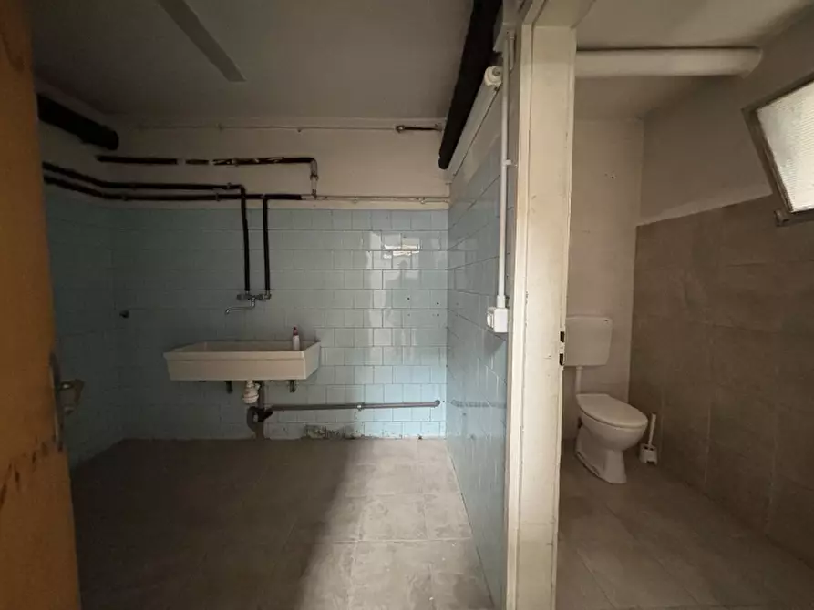 Immagine 6 di Capannone industriale in affitto  a Soliera