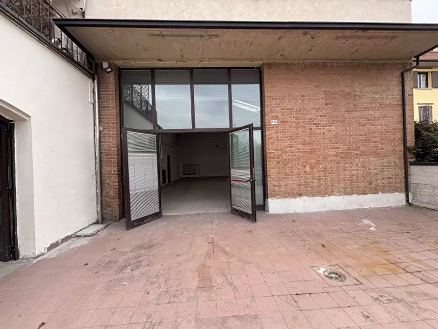 Immagine 3 di Capannone industriale in affitto  a Soliera