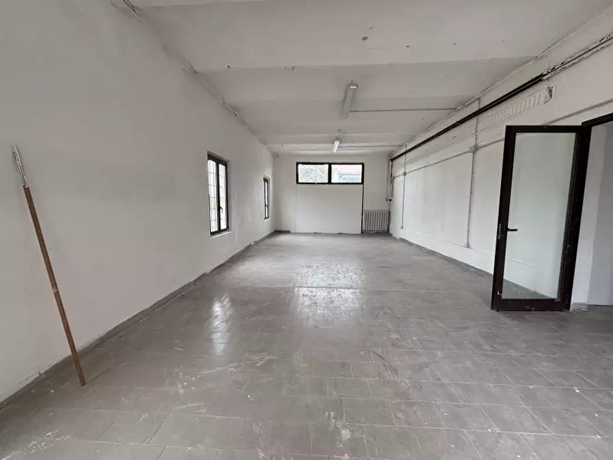 Immagine 10 di Capannone industriale in affitto  a Soliera