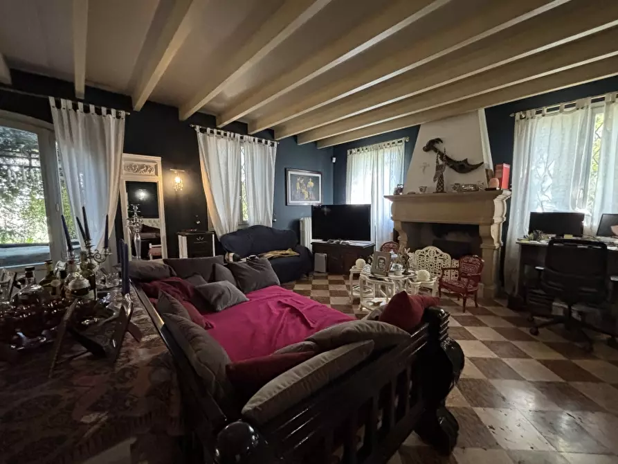 Immagine 8 di Villa in vendita  a Carpi