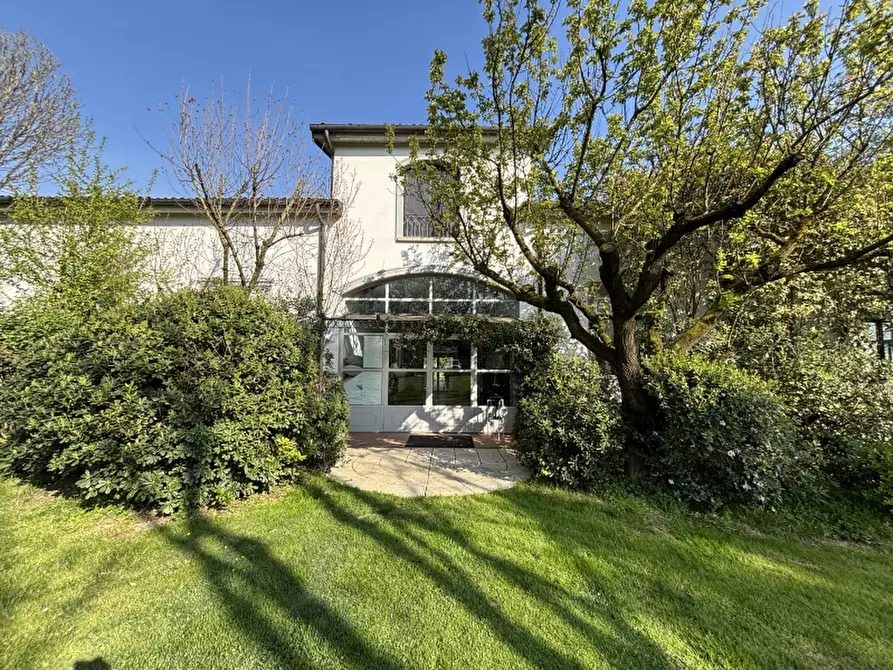 Immagine 4 di Villa in vendita  a Carpi