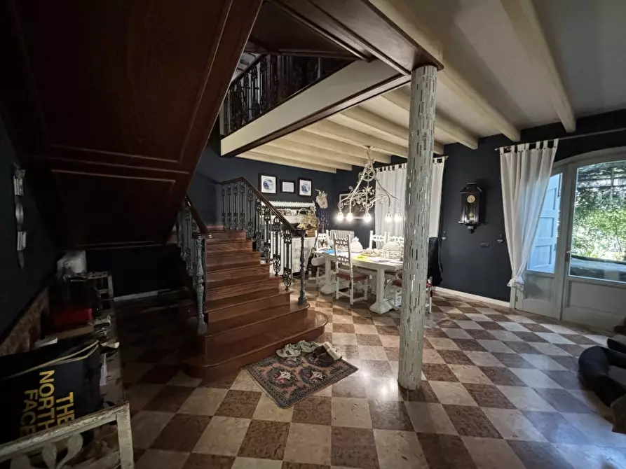 Immagine 14 di Villa in vendita  a Carpi