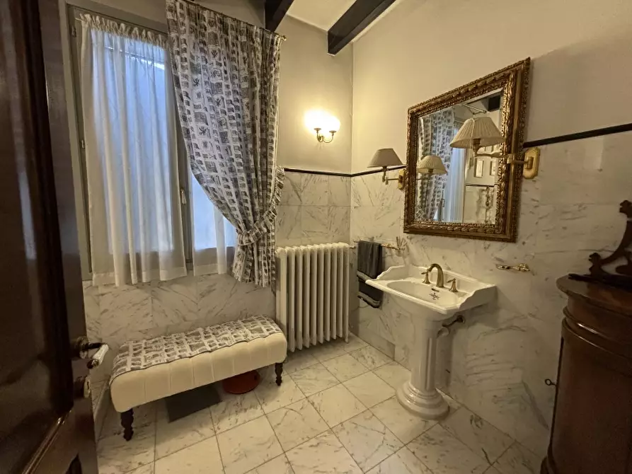 Immagine 17 di Villa in vendita  a Carpi