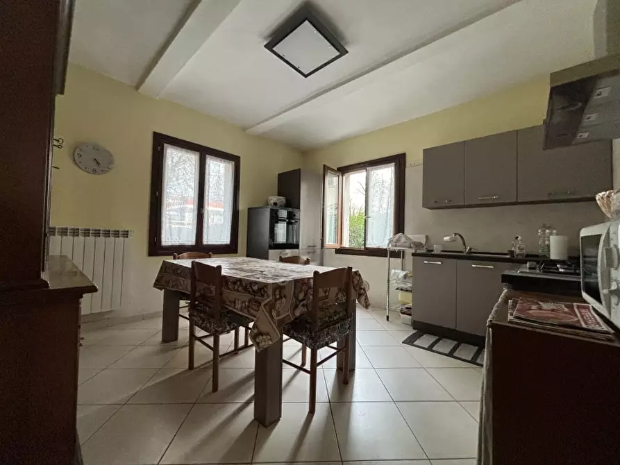 Immagine 2 di Appartamento in vendita  a Soliera