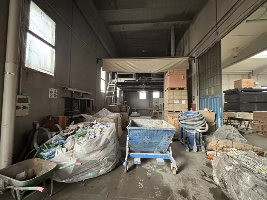 Immagine 19 di Capannone industriale in vendita  a Formigine