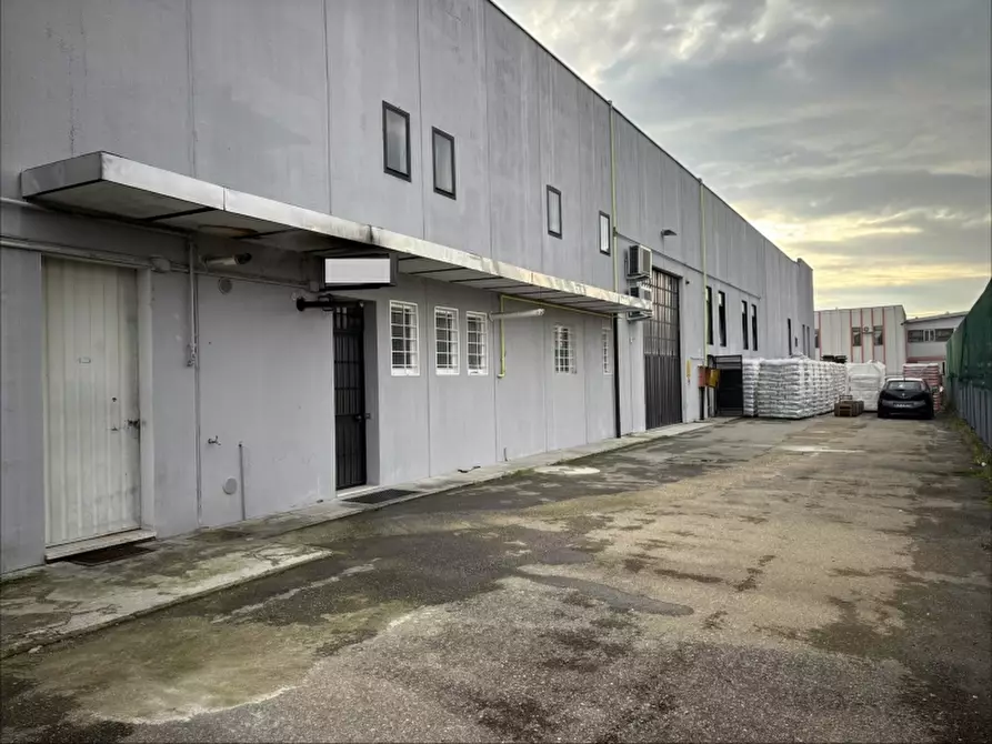 Immagine 2 di Capannone industriale in vendita  a Formigine