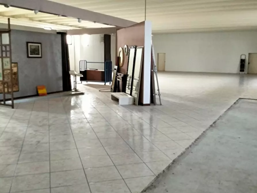 Immagine 13 di Capannone industriale in vendita  a Rolo