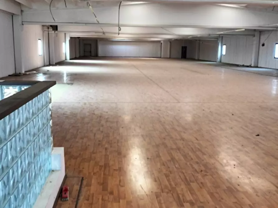 Immagine 7 di Capannone industriale in vendita  a Rolo