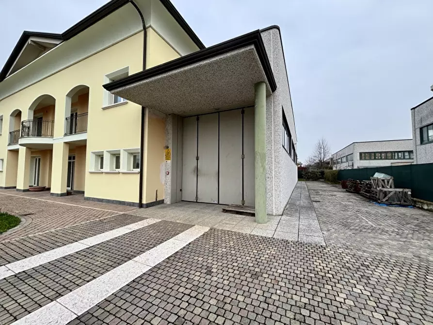 Immagine 7 di Capannone industriale in vendita  a Carpi