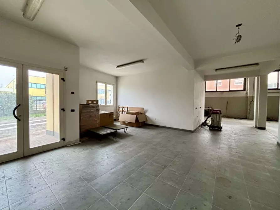 Immagine 18 di Capannone industriale in vendita  a Carpi