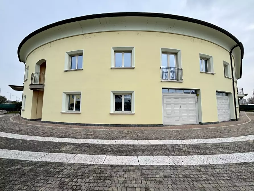 Immagine 4 di Capannone industriale in vendita  a Carpi