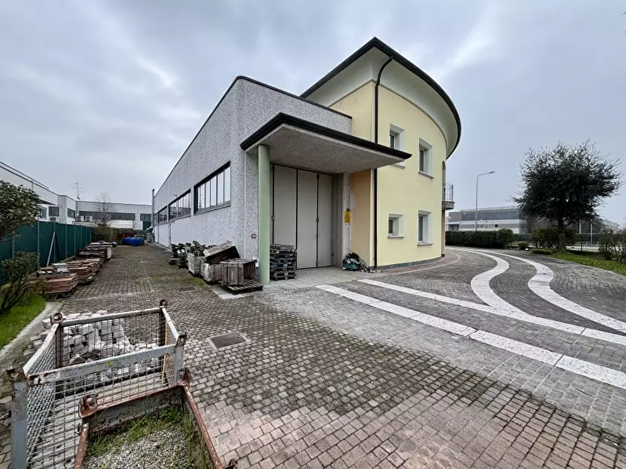 Immagine 6 di Capannone industriale in vendita  a Carpi