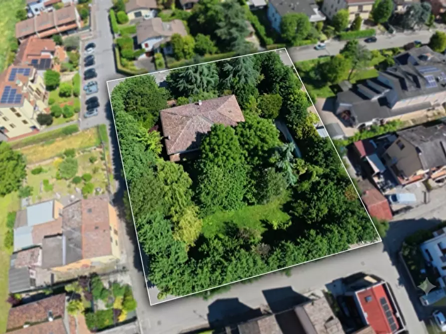 Immagine 2 di Villa in vendita  a Soliera
