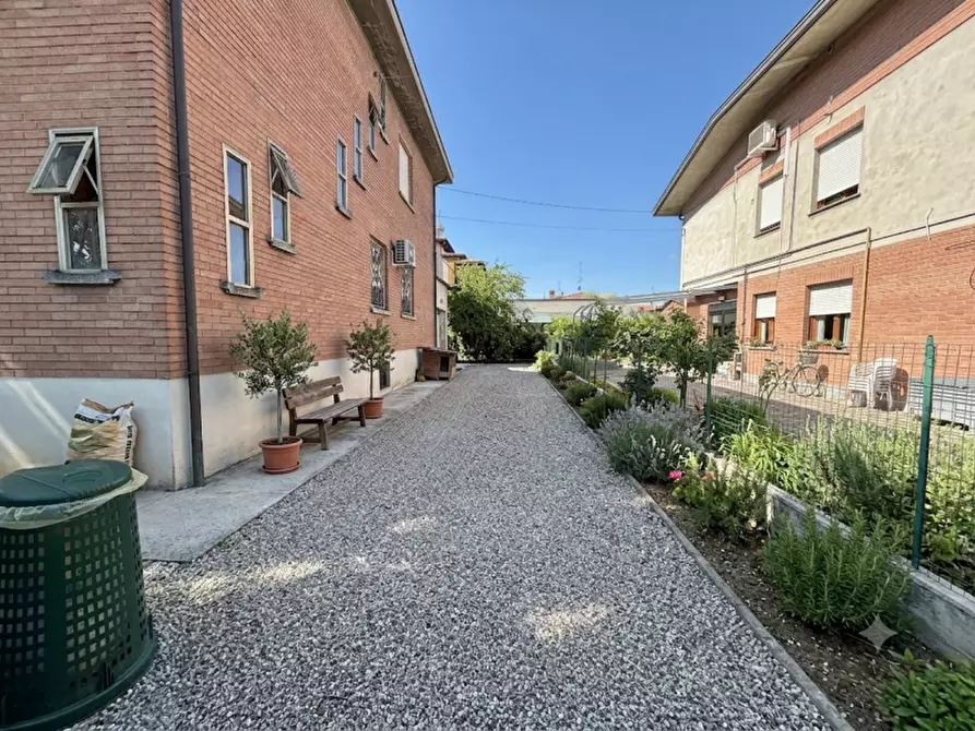 Immagine 1 di Appartamento in vendita  a Novi Di Modena