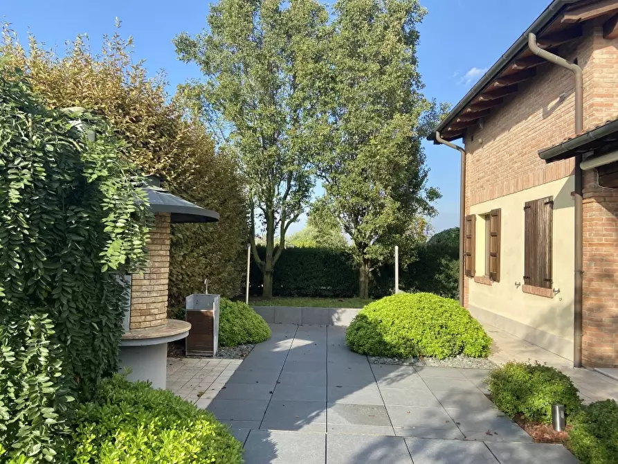 Immagine 10 di Villa in vendita  a Castelfranco Emilia