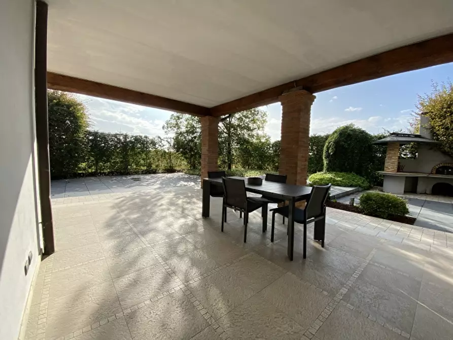 Immagine 3 di Villa in vendita  a Castelfranco Emilia