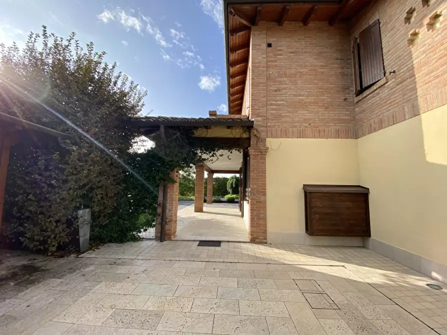 Immagine 4 di Villa in vendita  a Castelfranco Emilia