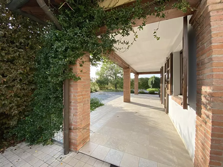 Immagine 5 di Villa in vendita  a Castelfranco Emilia