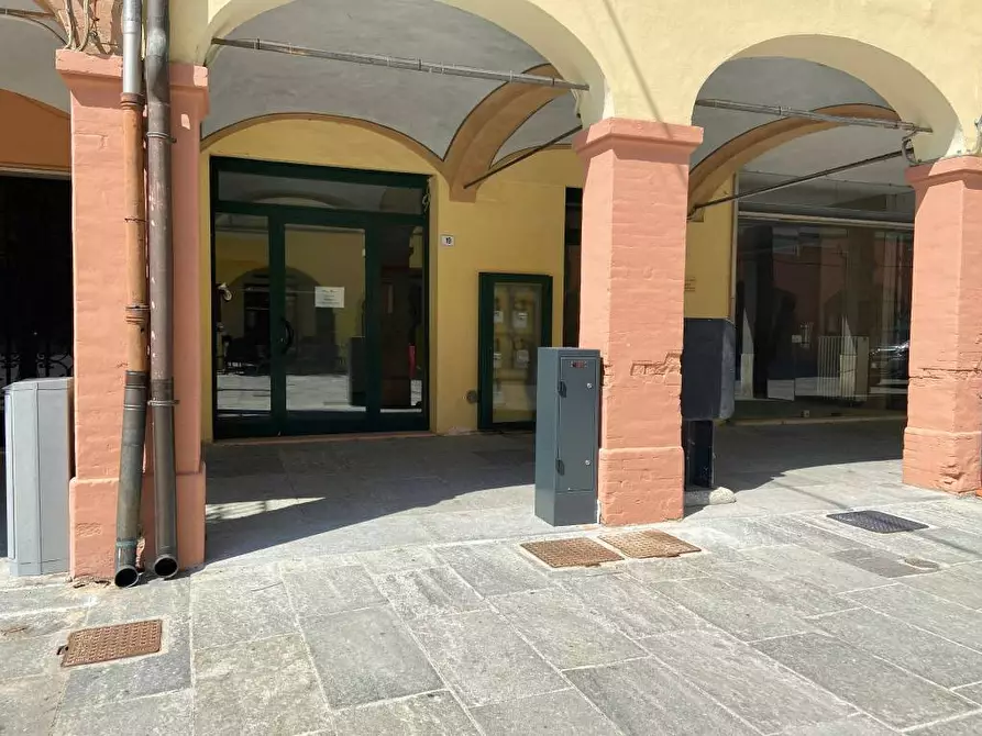 Immagine 1 di Negozio in vendita  in Piazza Sassi a Soliera