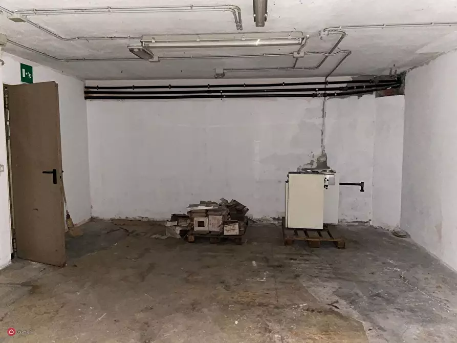 Immagine 16 di Magazzino in vendita  in alghisi a Carpi