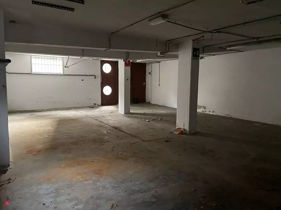 Immagine 19 di Magazzino in vendita  in alghisi a Carpi