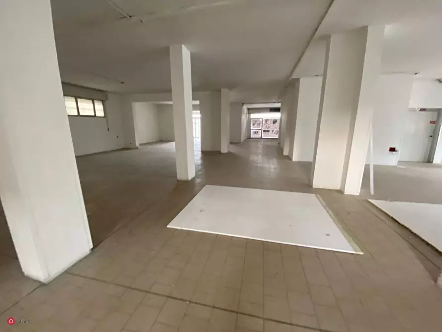 Immagine 2 di Magazzino in vendita  in alghisi a Carpi