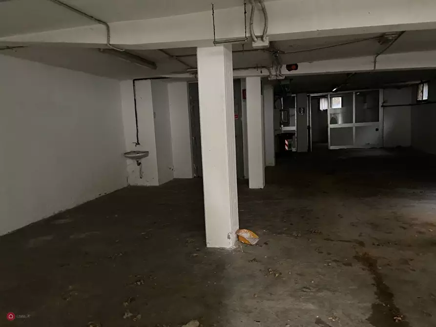 Immagine 21 di Magazzino in vendita  in alghisi a Carpi