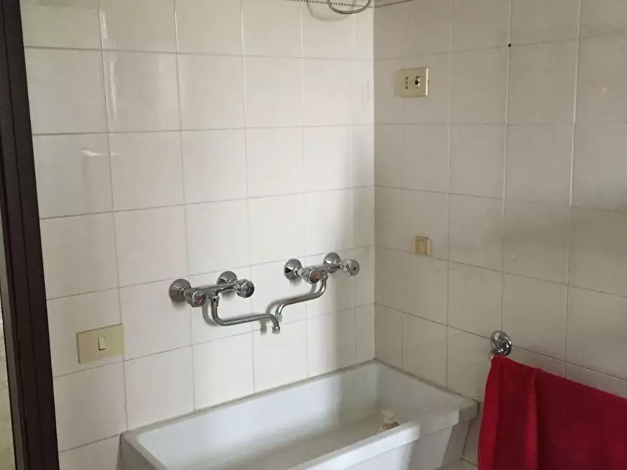 Immagine 5 di Laboratorio in vendita  in Via i maggio a Soliera