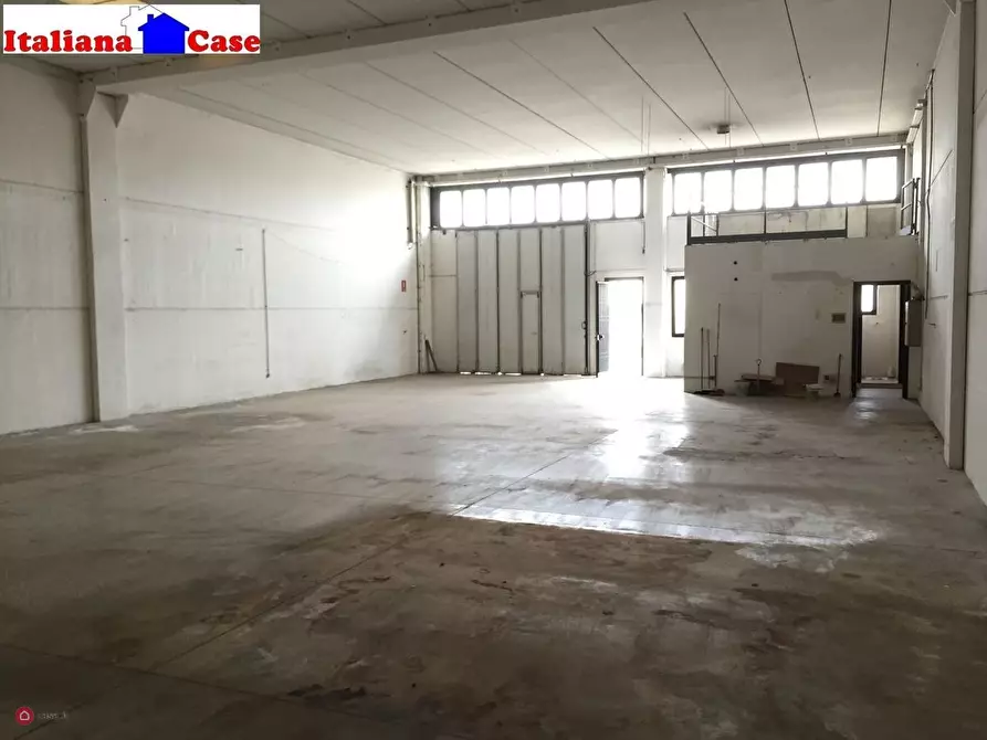 Immagine 9 di Laboratorio in vendita  in Via i maggio a Soliera