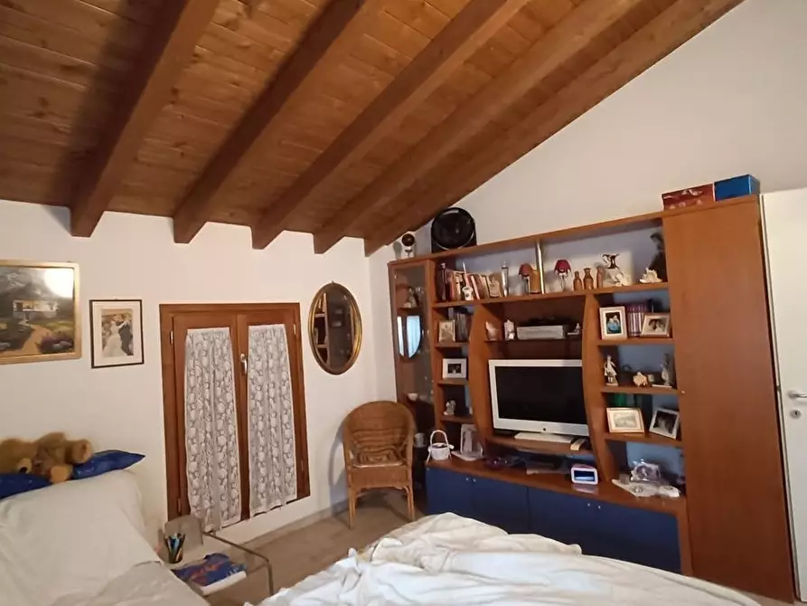 Immagine 28 di Casa bifamiliare in vendita  in roma a Finale Emilia