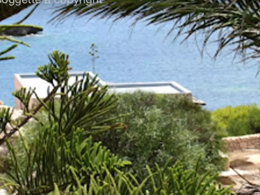 Immagine 3 di Villa in vendita  in Via di Grecale snc a Lampedusa E Linosa