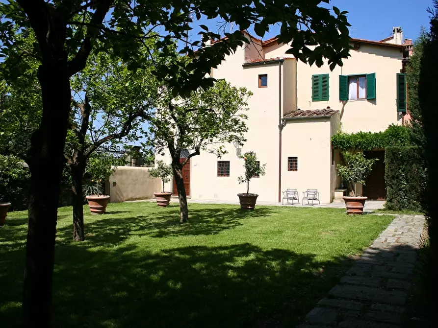 Immagine 1 di Casa indipendente in vendita  in Via della Petraia a Firenze