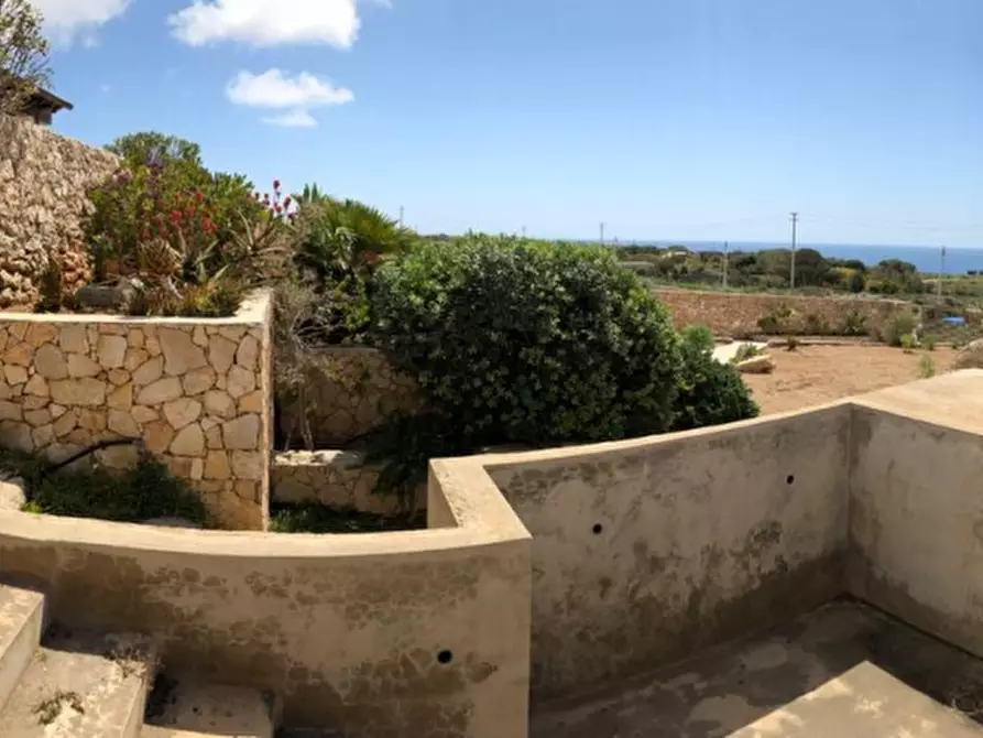 Immagine 13 di Villa in vendita  in Via Strada di Ponente 78 a Lampedusa E Linosa