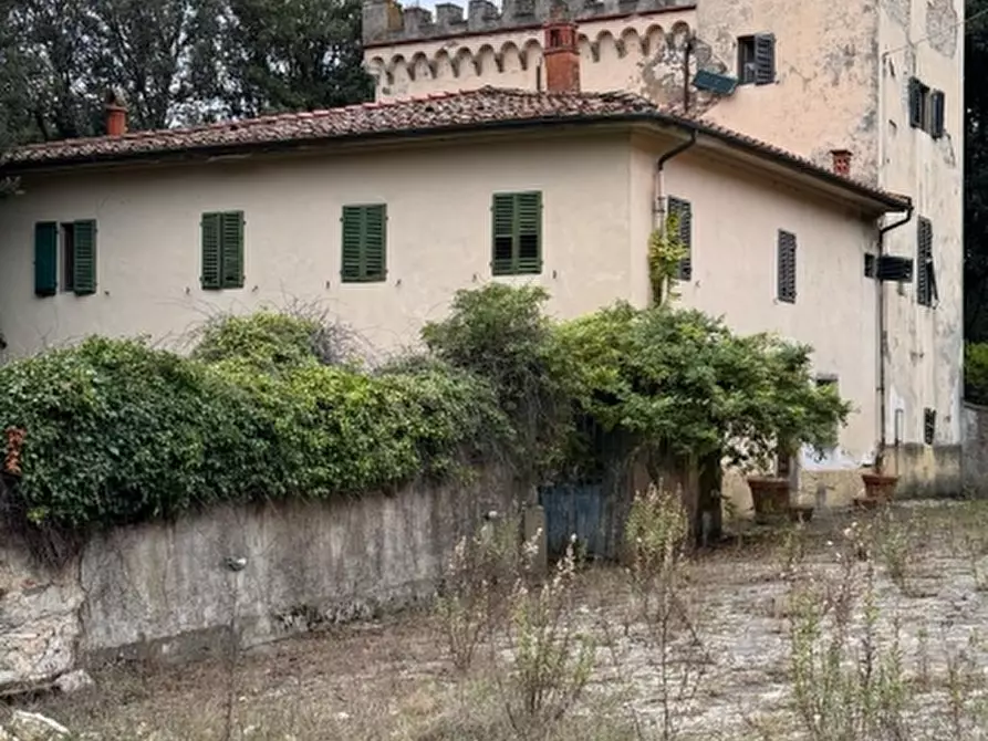 Immagine 1 di Castello in vendita  in Aretina 186 a Reggello