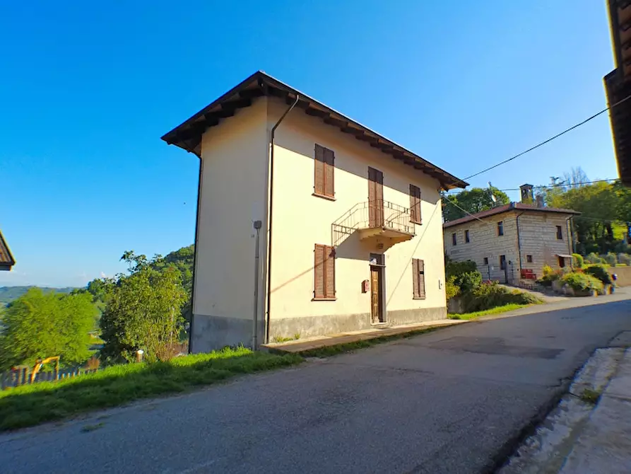Immagine 1 di Casa indipendente in vendita  in via centrale a Cerrina