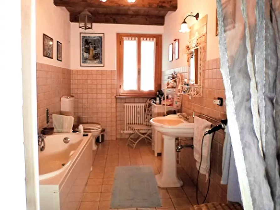 Immagine 10 di Casa indipendente in vendita  in località dorera a Conzano