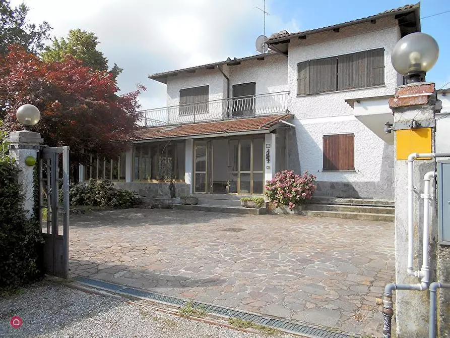 Immagine 1 di Villa in vendita  in via roma a Mombello Monferrato