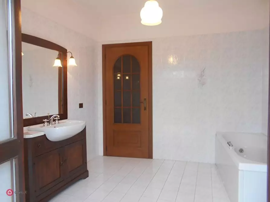 Immagine 17 di Casa indipendente in vendita  in via Roma a Camino