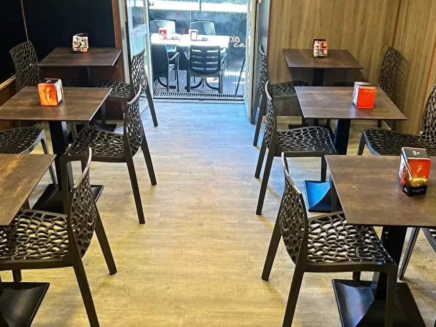 Immagine 3 di Licenza in vendita  in via fusinato a Genova