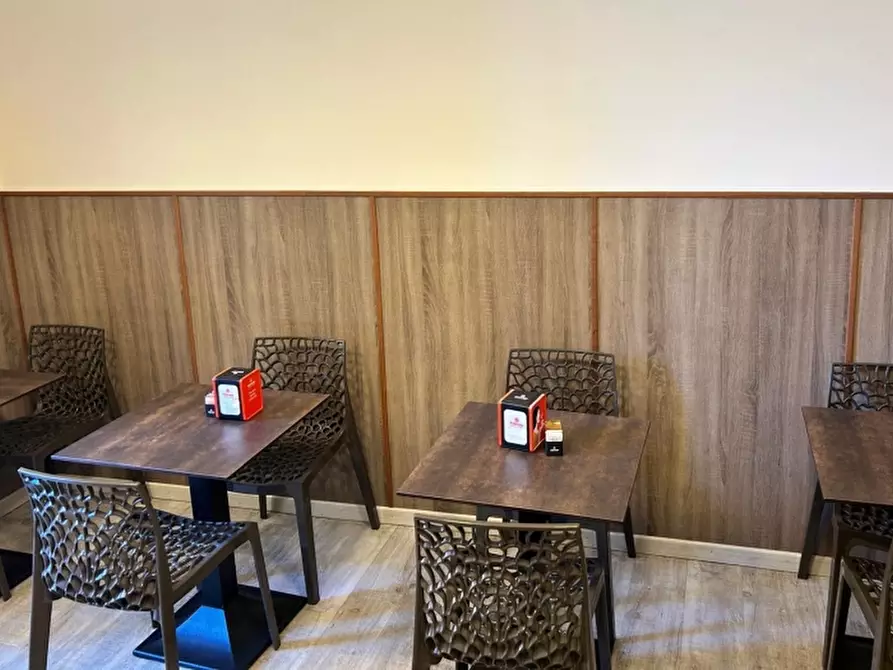 Immagine 5 di Licenza in vendita  in via fusinato a Genova