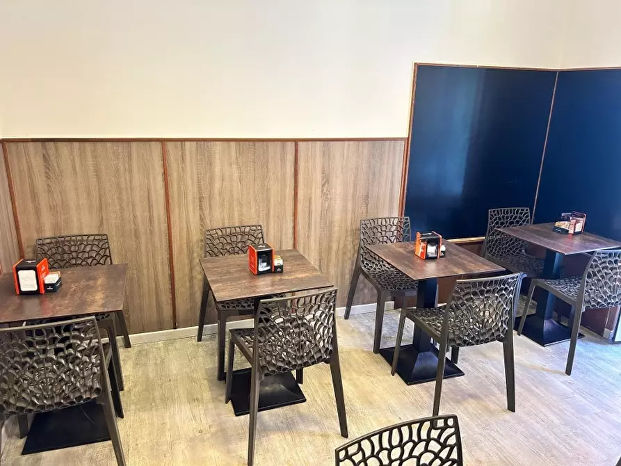 Immagine 6 di Licenza in vendita  in via fusinato a Genova