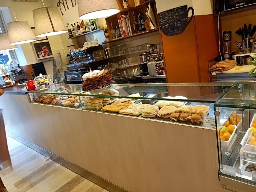 Immagine 2 di Licenza in vendita  in via fusinato a Genova