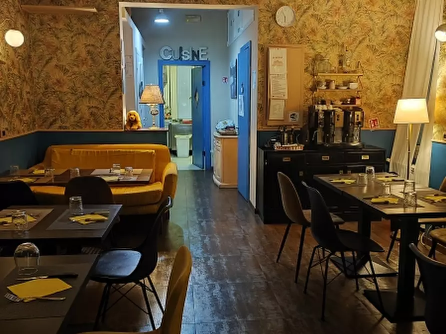 Immagine 1 di Bar / Ristorante in vendita  in piazza savonarola a Genova