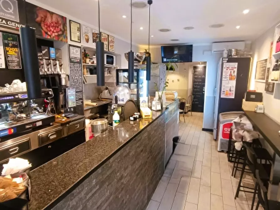 Immagine 1 di Bar / Ristorante in vendita  in piazza romagnosi a Genova